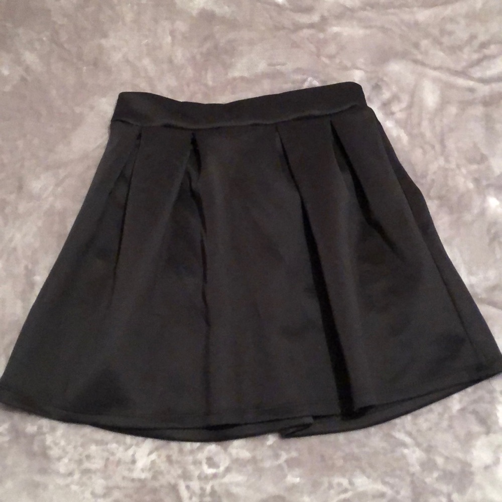 Black Skater Skirt 🛹